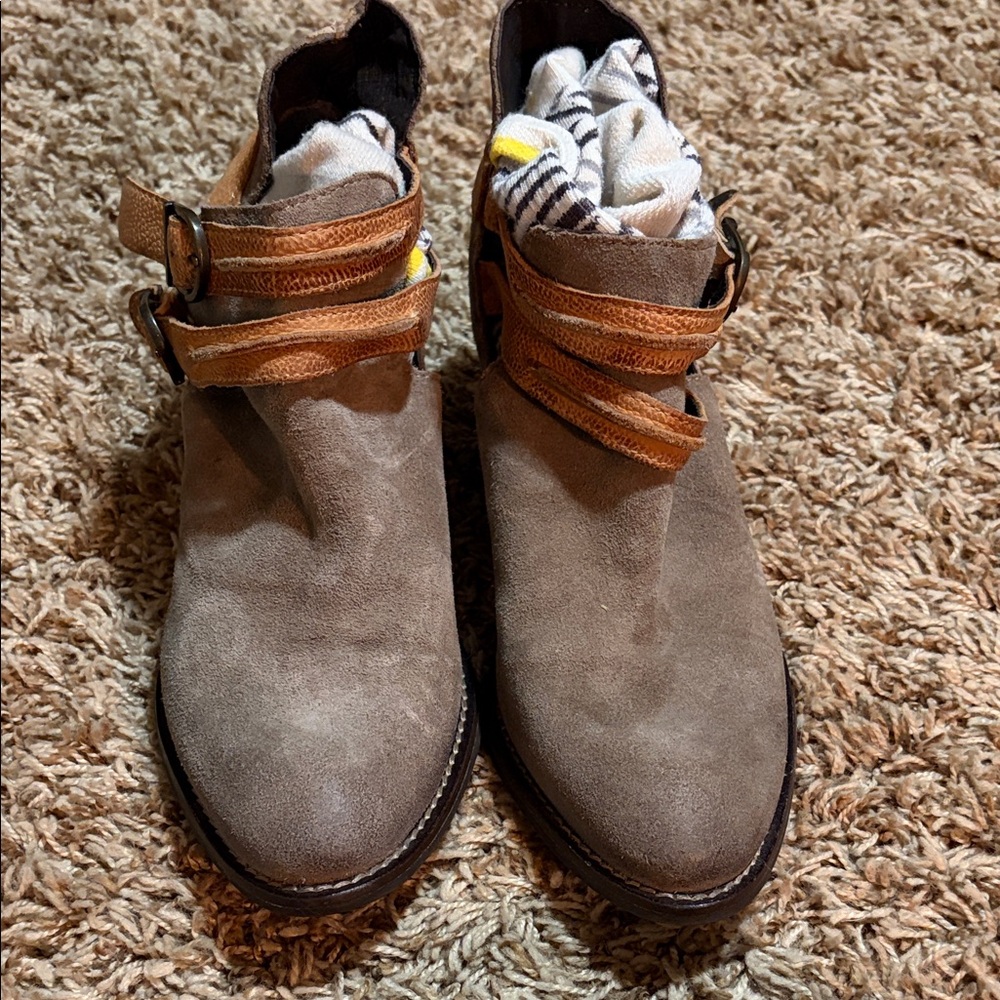 Rebels Brown Suede Ankle Booties size 8